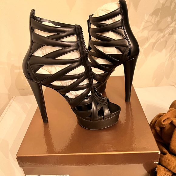 Gucci Black Leather Lifford Cage Platform Sandals Size 38